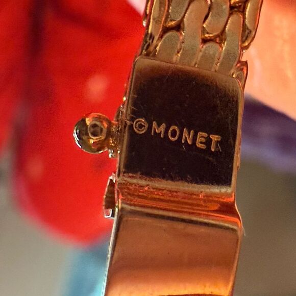 Pair of Gorgeous Monet Gold Bracelets one braided with clasp plus classic bangle - Picture 5 of 9